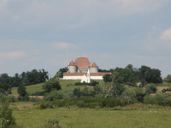 Vár