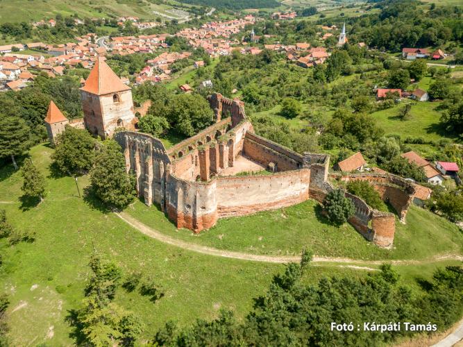Vár