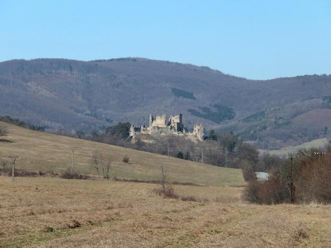 Vár