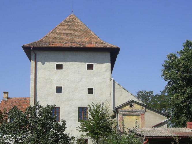 Vár