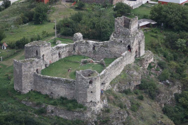 Vár