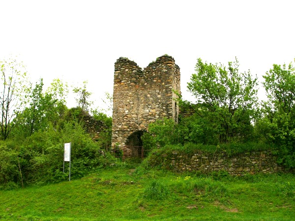 Vár