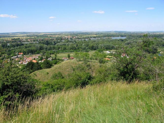 Kisvár