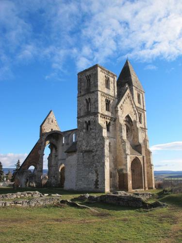 Romtemplom - premontrei kolostor és templom
