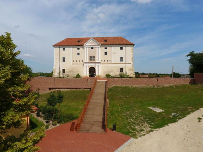 Vár