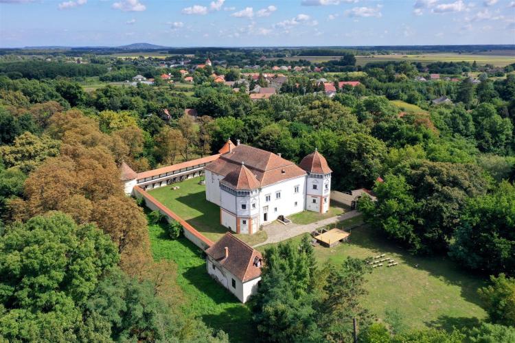 Kastély
