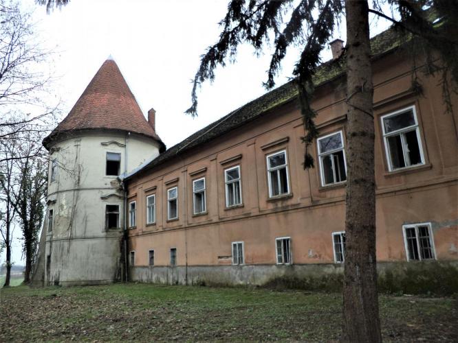 várkastély