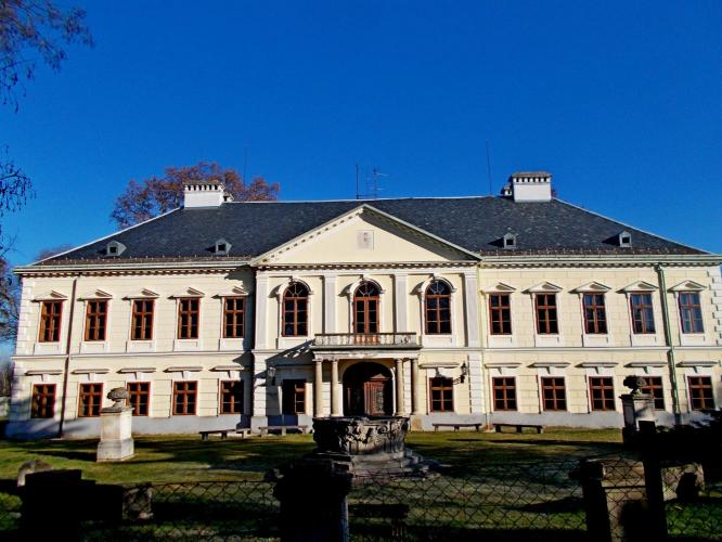 Óvár és kastély